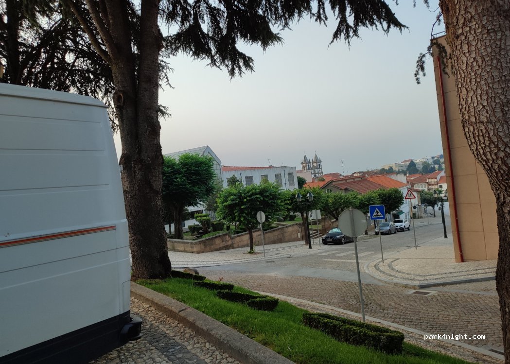 Vila Flor, 57 Avenida Marechal Carmona thumbnail 3