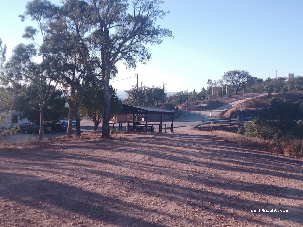 Salir, 8100 Rua de Malhão thumbnail 3