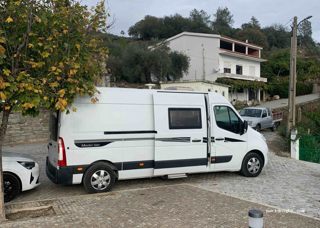 Casal de Loivos,R. da Fonte Santa thumbnail 2