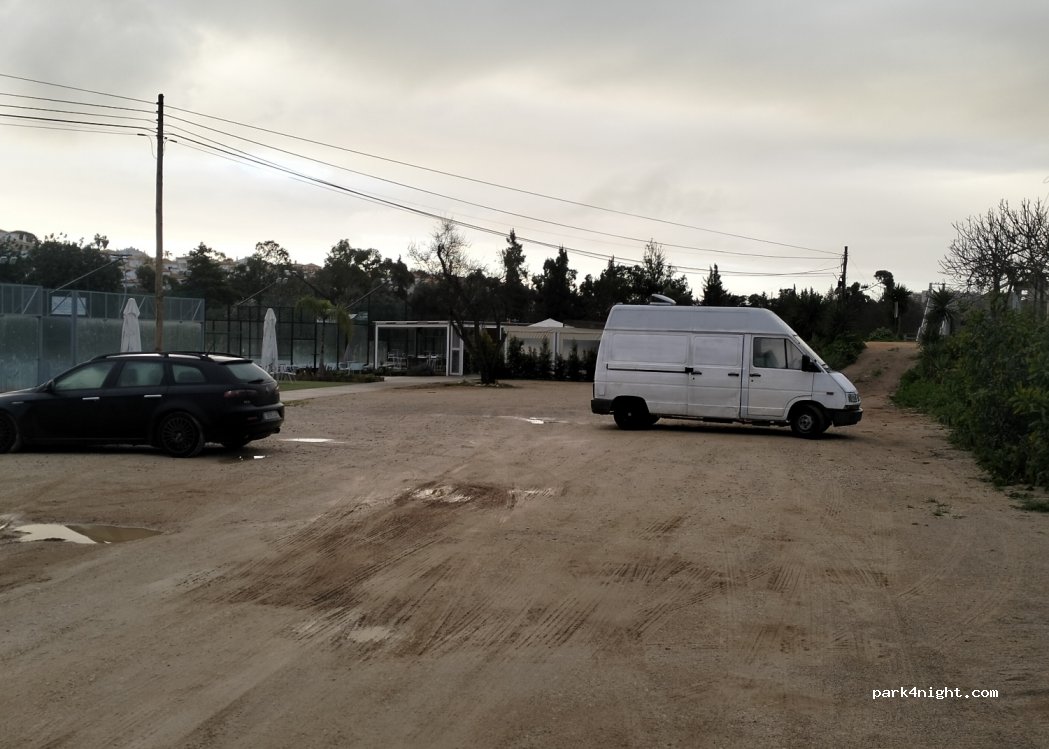 Parking jour et nuit, Albufeira,Estr. de Ferreiras, Faro District, Portugal