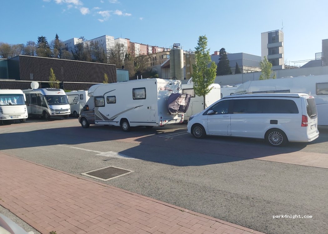 Parking y servicios para autocaravanas en Pamplona. Aixa