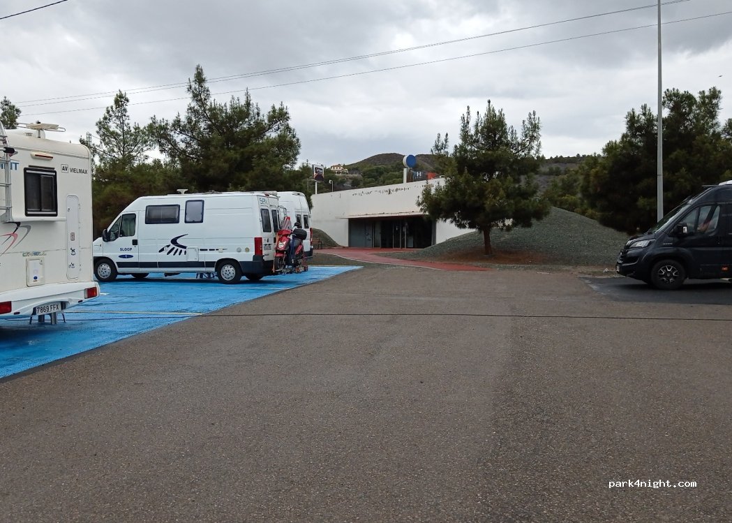 El nuevo aparcamiento de caravanas en Puerto Lumbreras llena sus