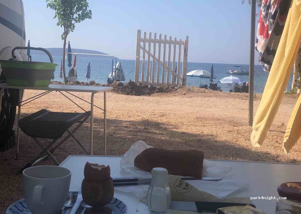 park4night - (211 00) Plaka beach camping