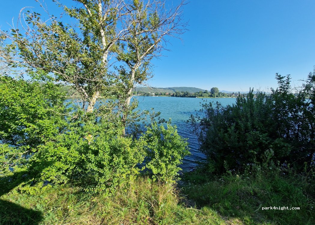 (916 38) Beckov - Unnamed Road photo 5