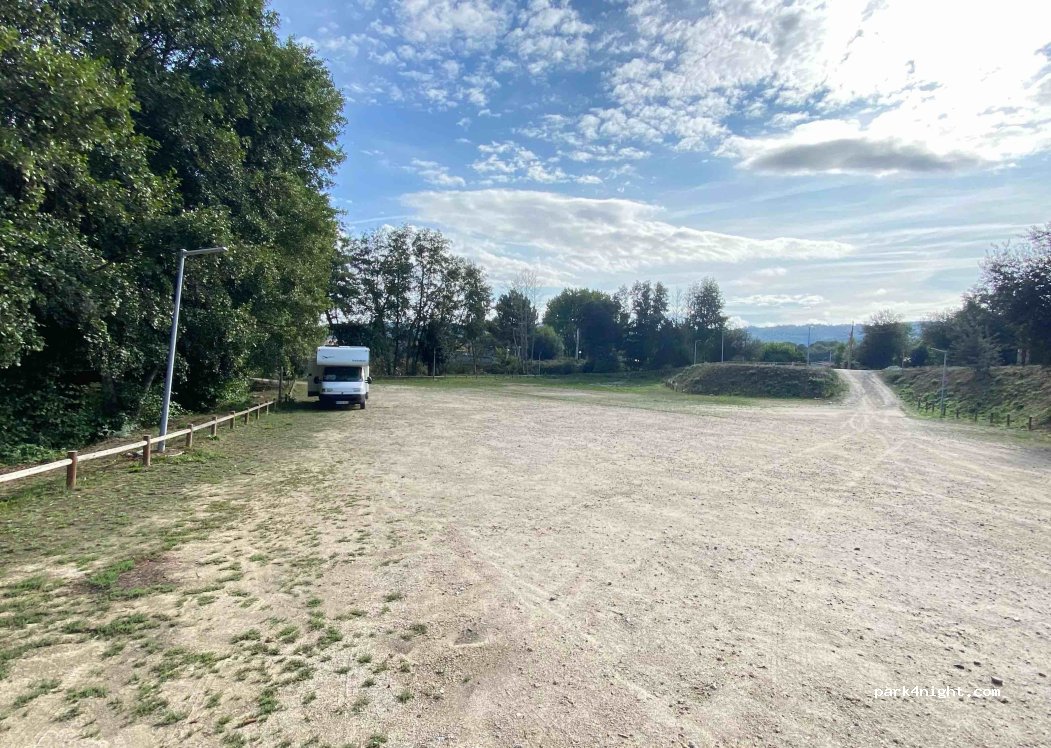 Tarouca, 77 Avenida Doutor Sá Carneiro thumbnail 2