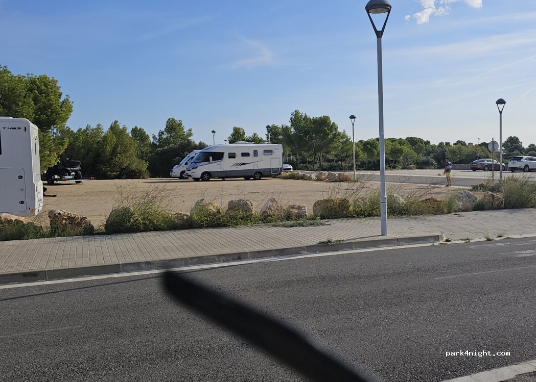 Abierto 24h Todo el Año - Parking de Caravanas el Temple