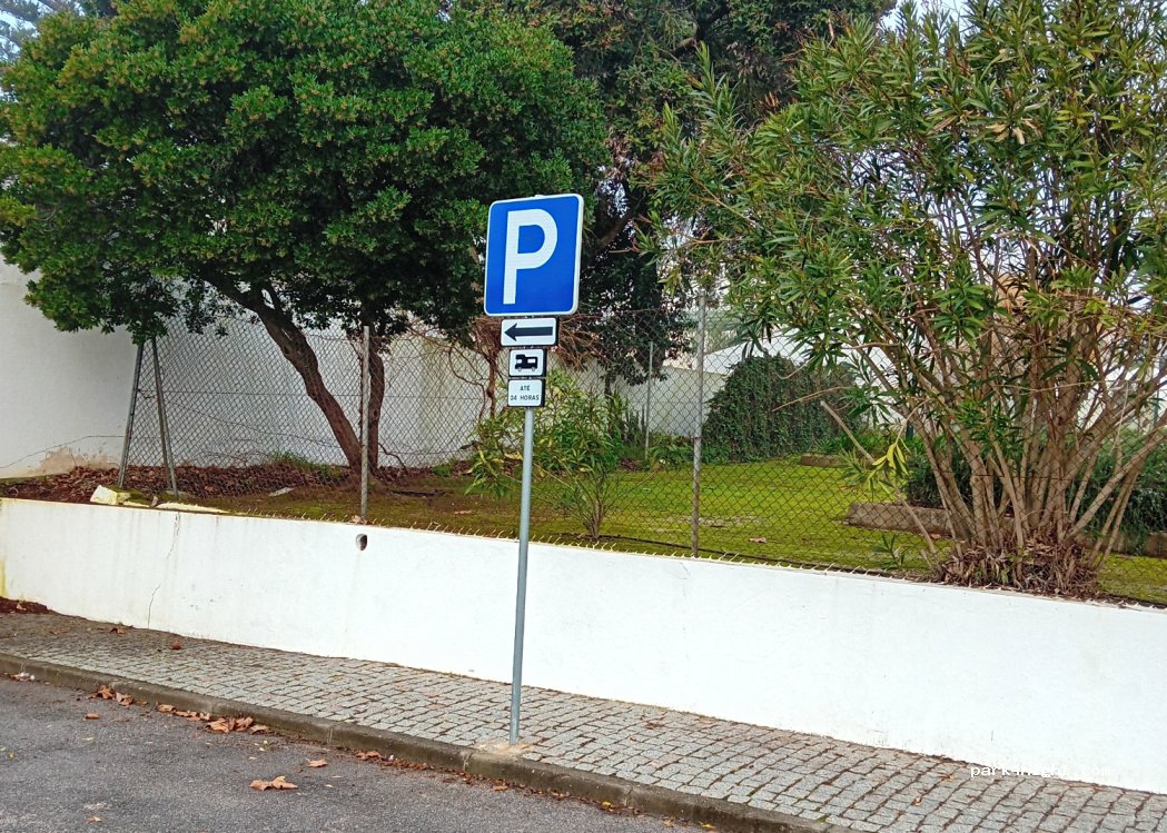 Avis, 33 Rua 1º de Maio thumbnail 2