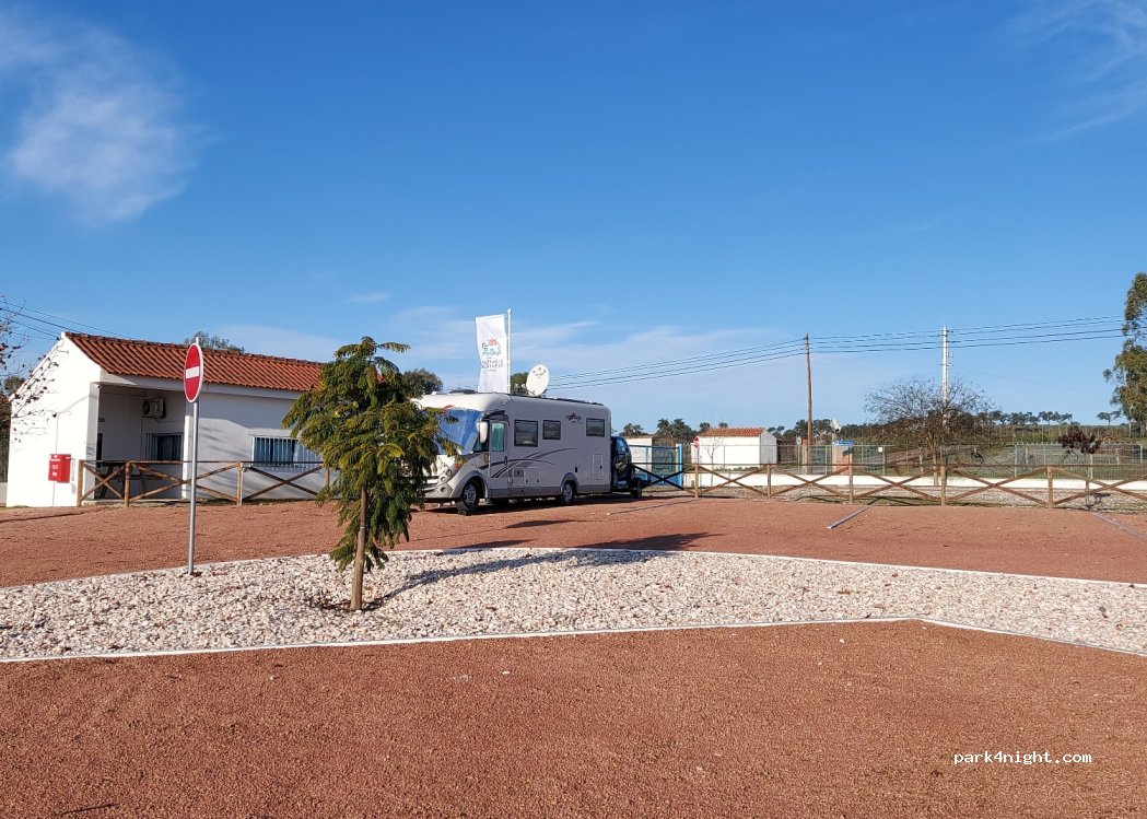 Parque de Autocaravanas de Santiago Maior thumbnail 3