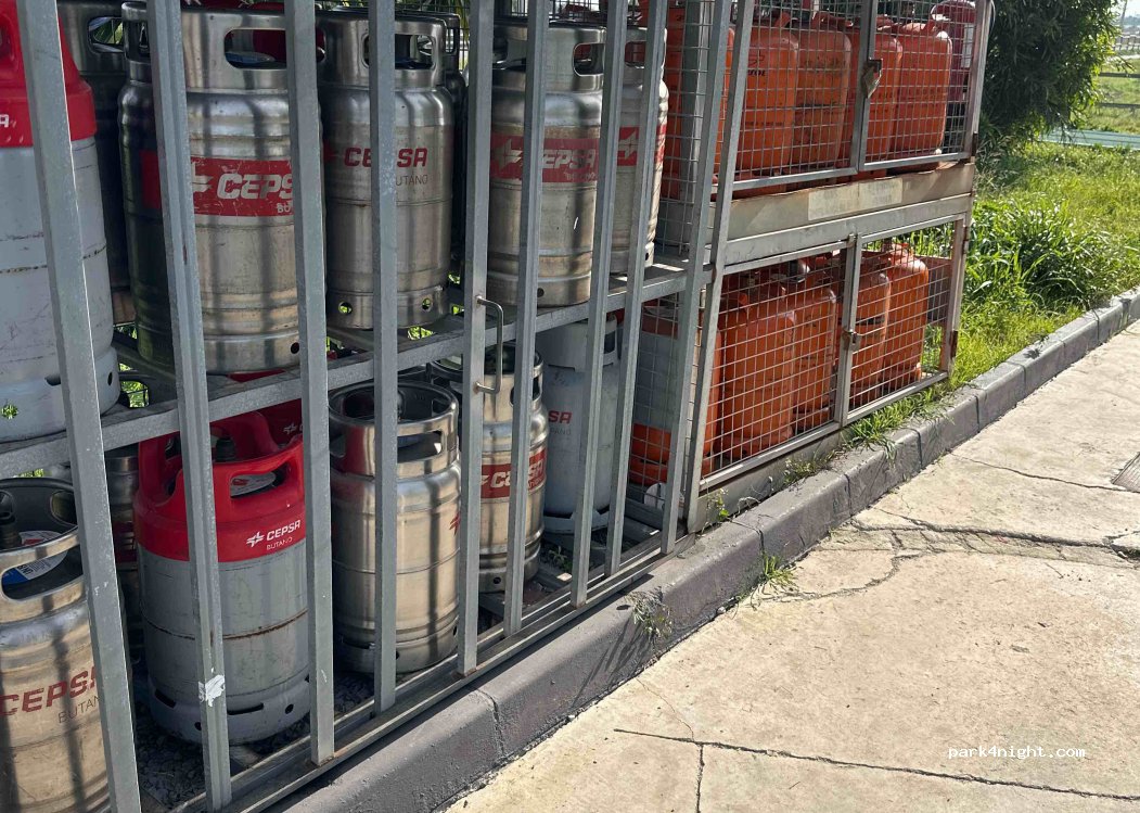 Base Naval,La Ballena thumbnail 2