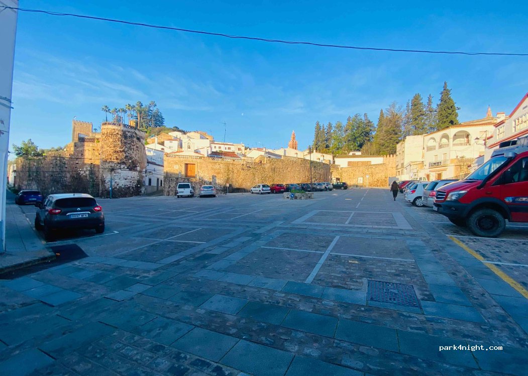 Jerez de los Caballeros, 3 Plaza Santiago thumbnail 2