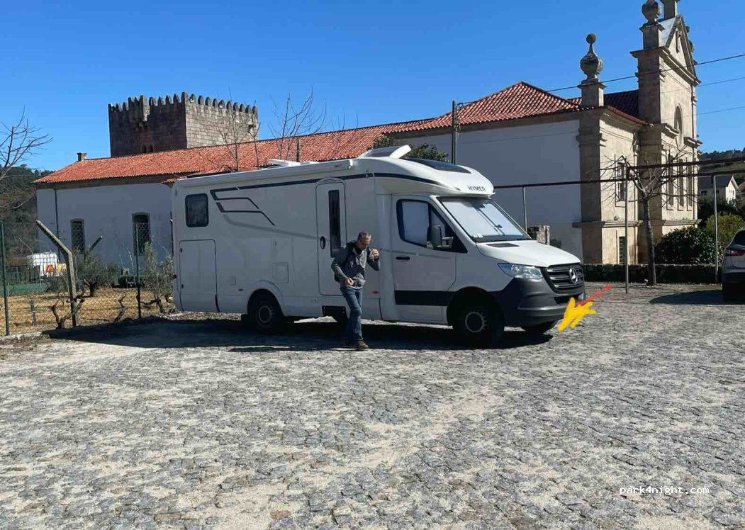 Lamego,195 Avenida Mestres Pintores de Ferreirim thumbnail 2