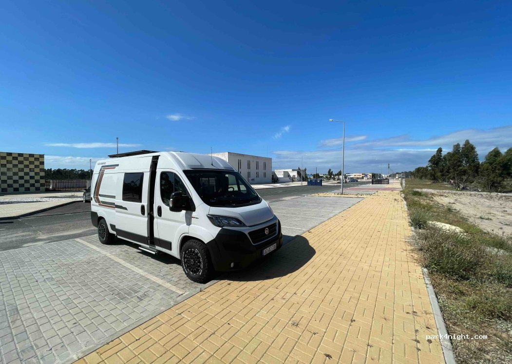 Sines,Unnamed Road thumbnail 2