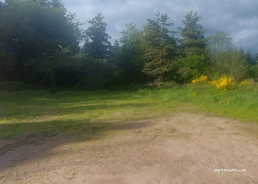 Saint-Quentin-sur-Sauxillanges - Unnamed Road photo 3
