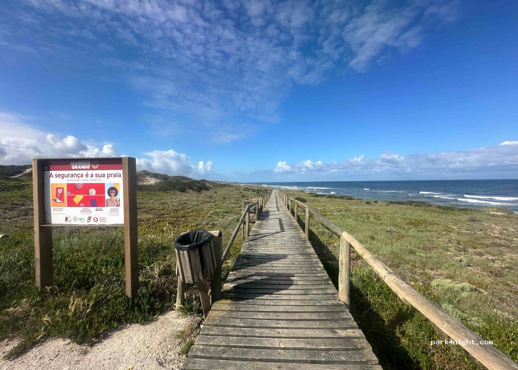 Marinha Grande,  Unnamed Road thumbnail 4