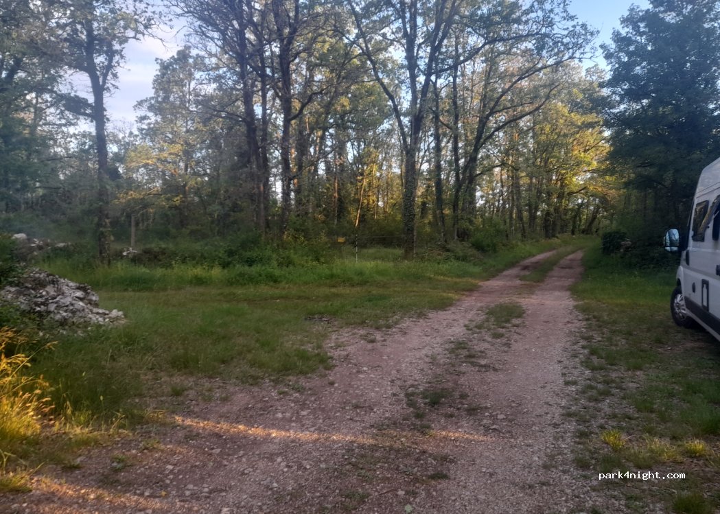 Montfaucon - Unnamed Road photo 4