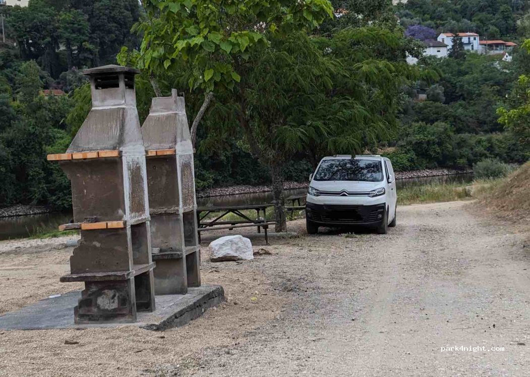 Coimbra, 15 Rua Rio thumbnail 2