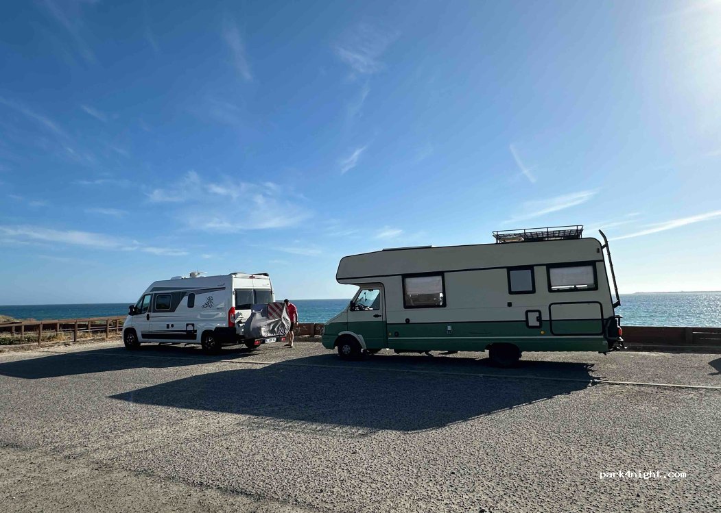 Sines,M1109 thumbnail 3