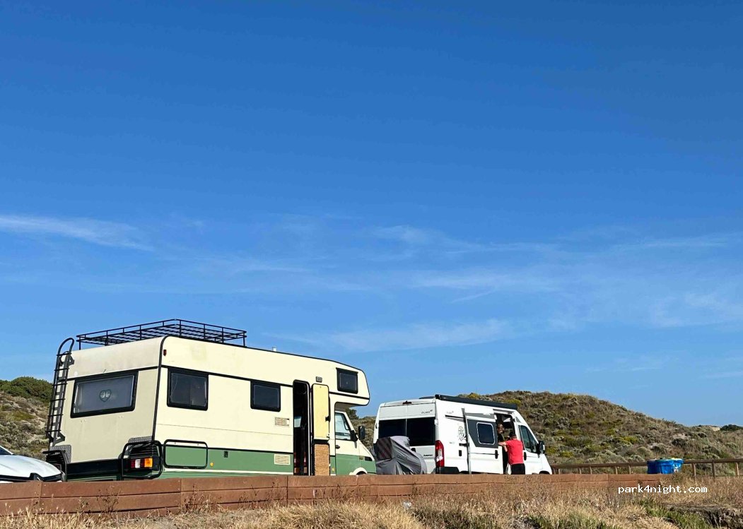 Sines,M1109 thumbnail 4