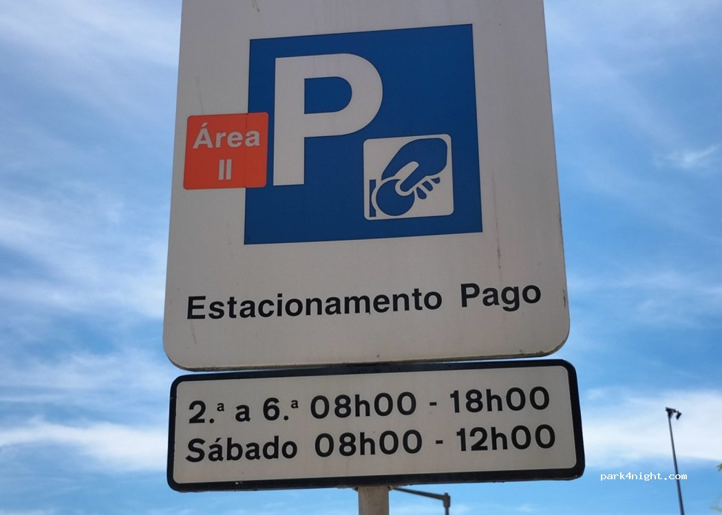 Figueira da Foz, 96 Avenida Saraiva de Carvalho thumbnail 2