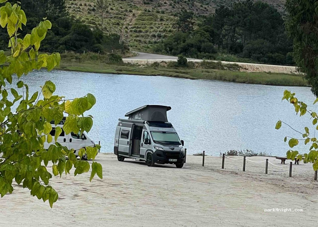 Amoreira,Unnamed Road thumbnail 4