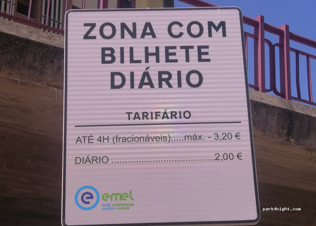 Lisboa, 2d Rua Professor Prado Coelho thumbnail 2