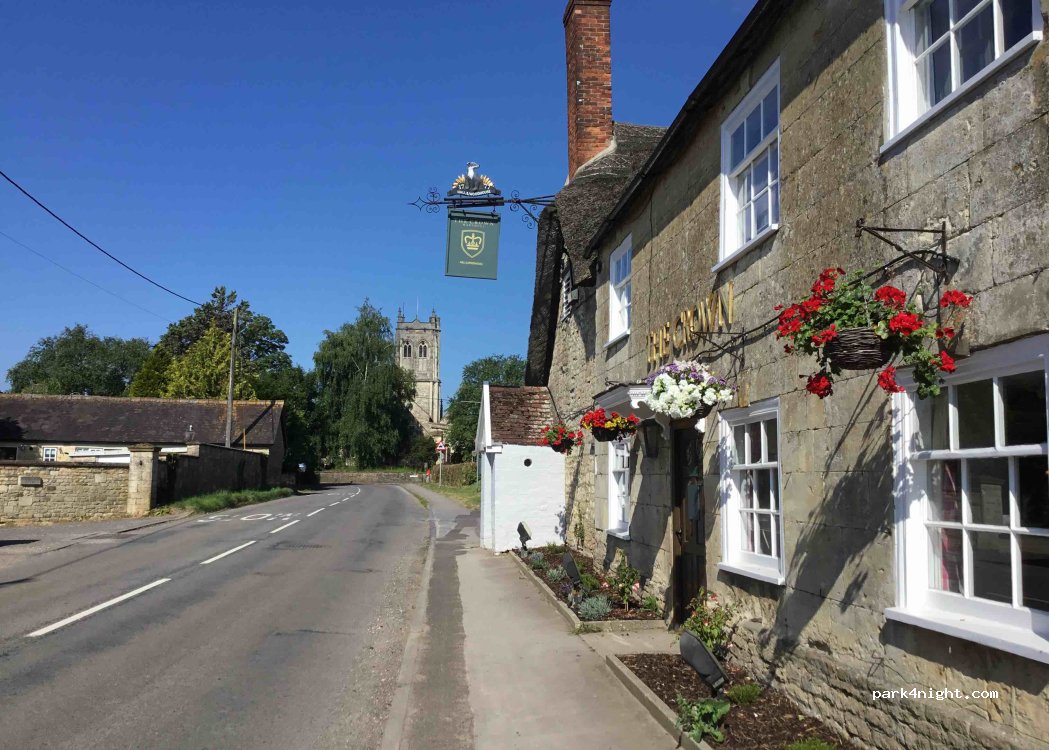 park4night - (DT10 1LN) The Crown Inn