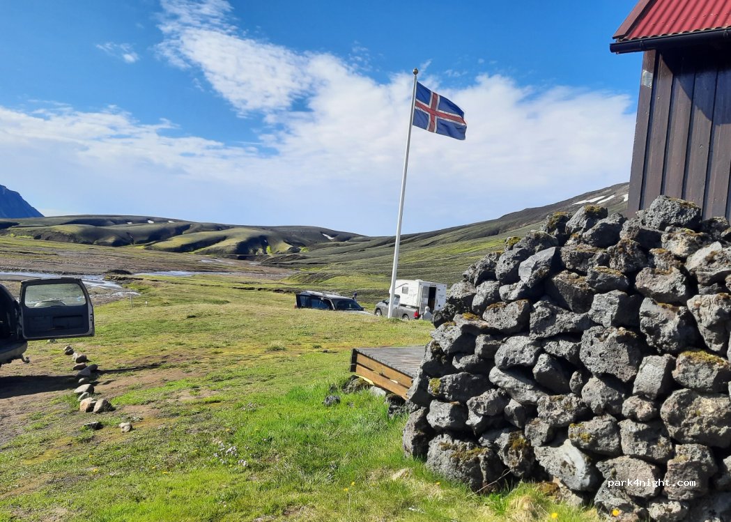 Strútur park4night - (851) Strútur hut