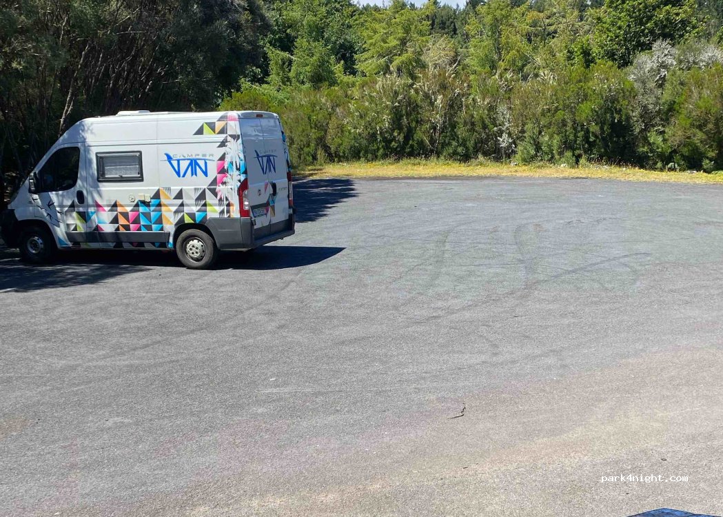 Santo António da Serra,ER202 thumbnail 3