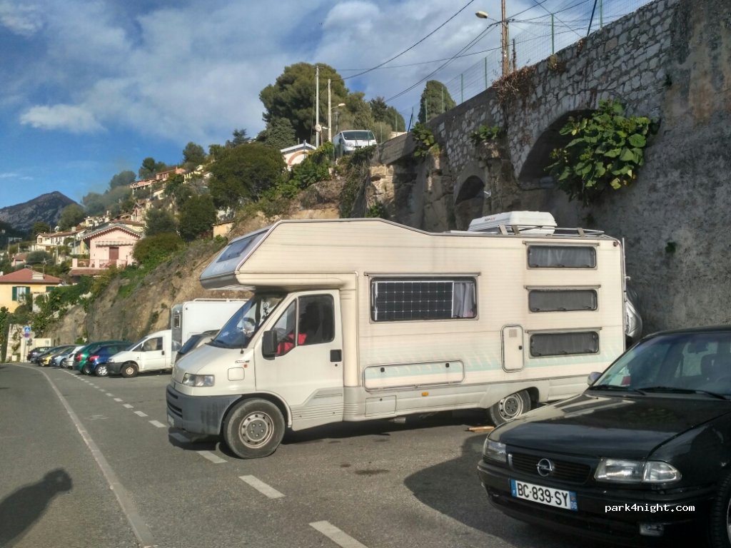 Parking jour et nuit, Menton, 19 Boulevard de Garavan, AlpesMaritimes
