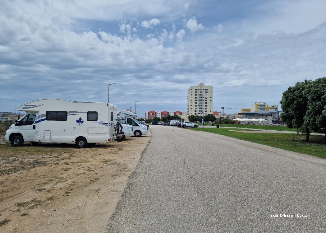 Peniche, 14 Avenida Monsenhor Bastos thumbnail 3