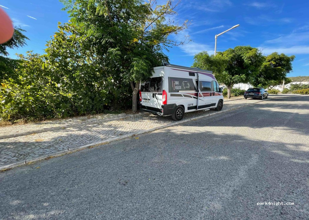 Salema, 25 Bairro Social Encosta do Sol thumbnail 3