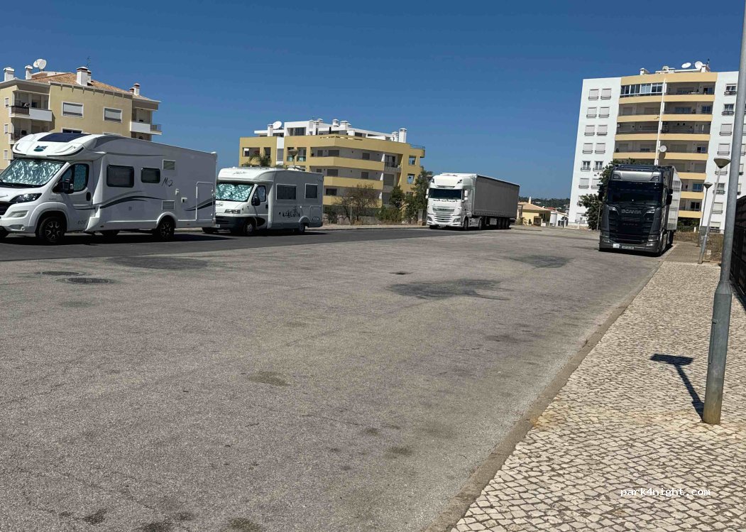 Lagos, 21 Rua Fernando Pessoa thumbnail 2