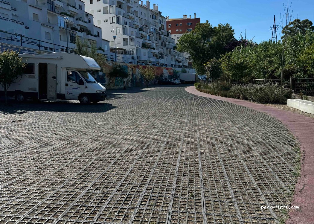 Cascais, 323 Rua Ribeira das Vinhas thumbnail 3