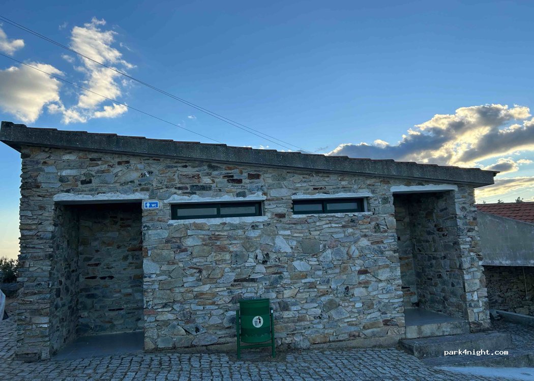 Vales,Unnamed Road thumbnail 3