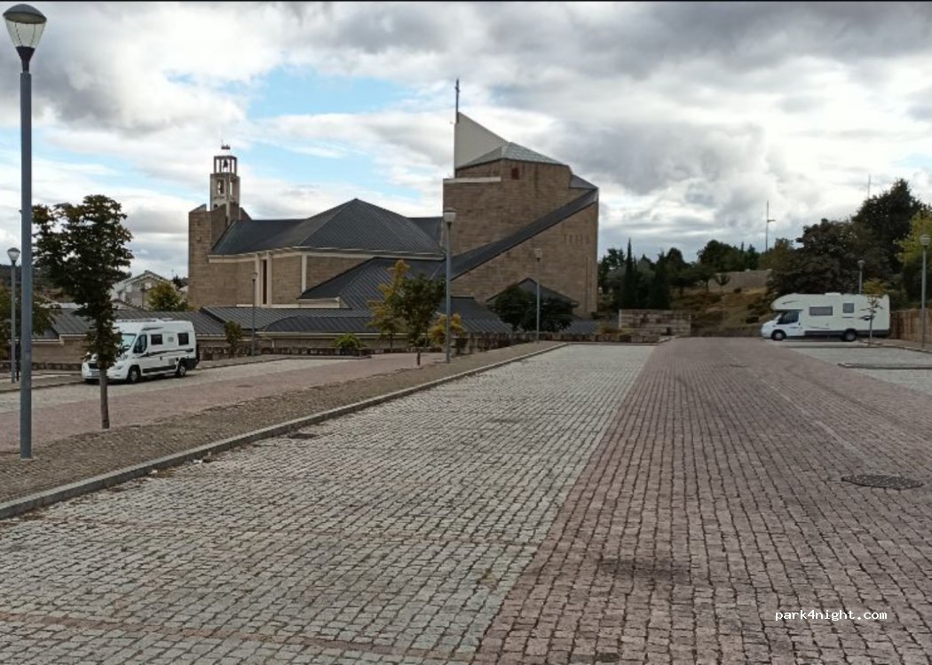 Norte, 1 Rua General Gabriel do Espírito Santo thumbnail 2