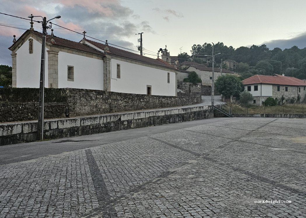 Capeludos, 76 Rua Professor A. Espirito Santo thumbnail 2