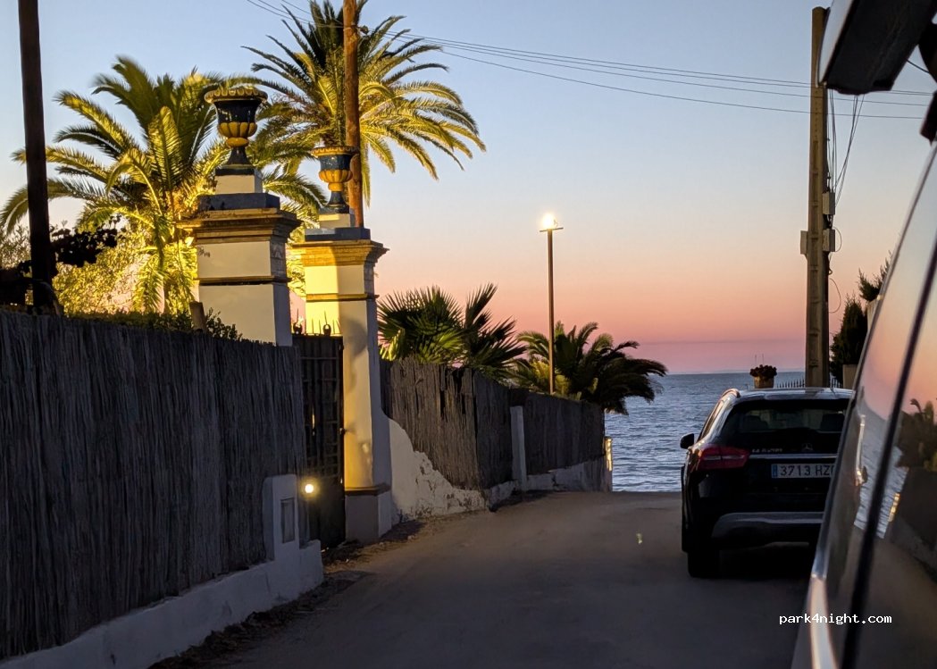 Sanlúcar de Barrameda, 8 Calle de las Algas - photo 1