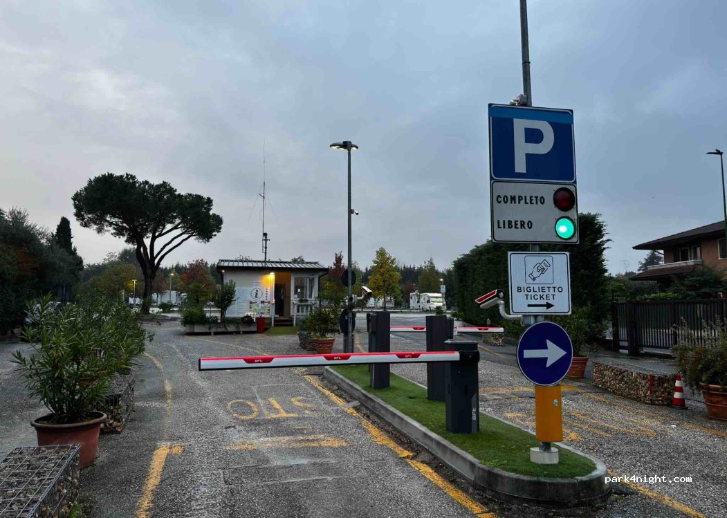 park4night - (37019) Peschiera del Garda - 43 Via Milano