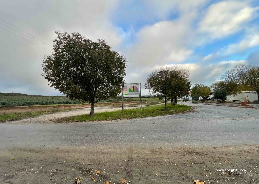 Nossa Senhora da Tourega, 42B Rua General Humberto Delgado thumbnail 4