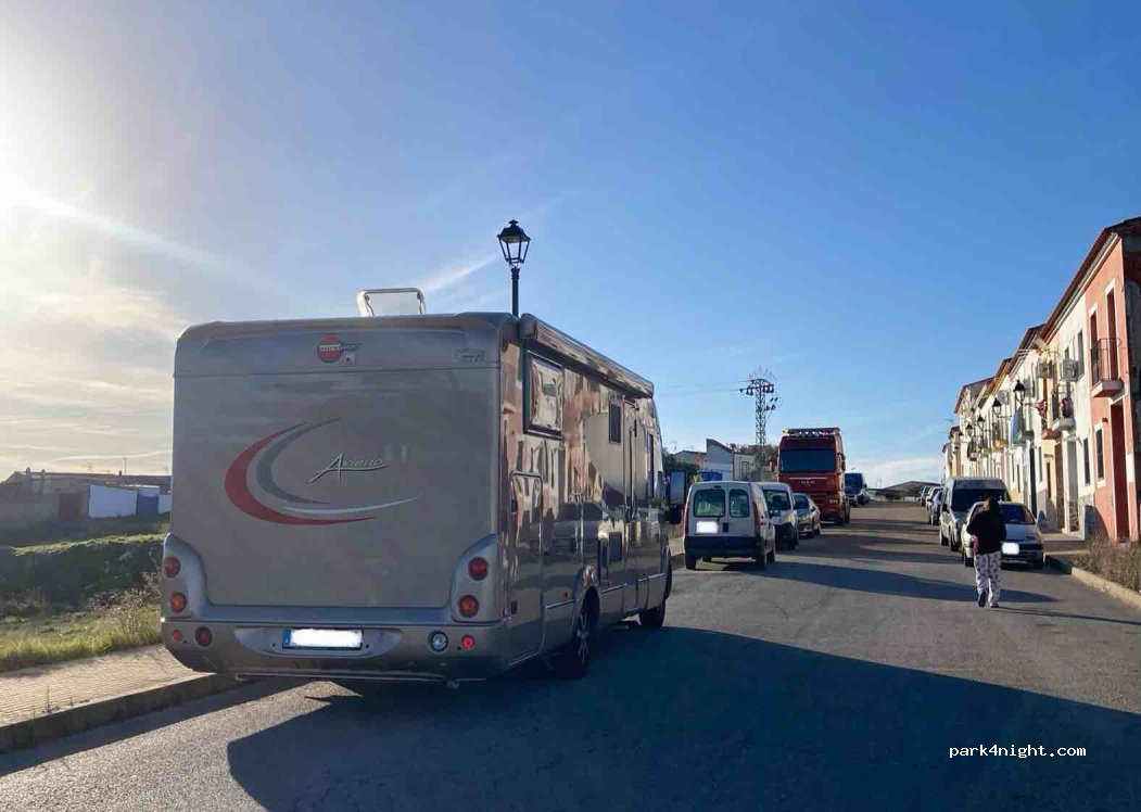 Villanueva del Fresno, 23 Calle 1 thumbnail 3