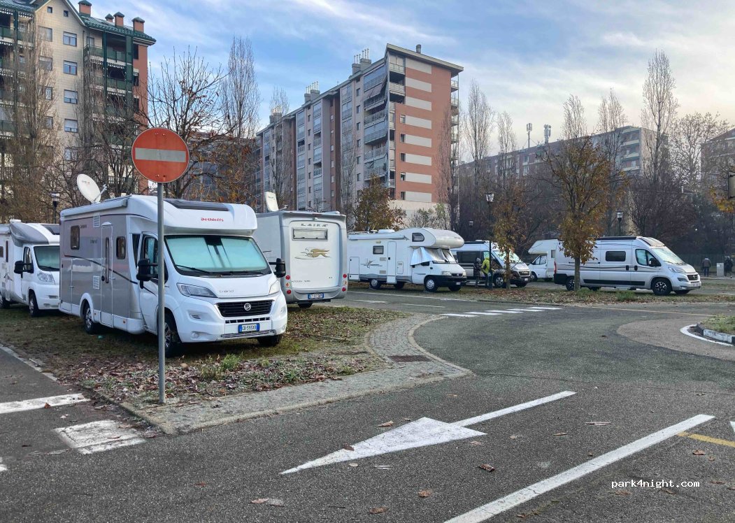 Área De Autocaravanas Turin
