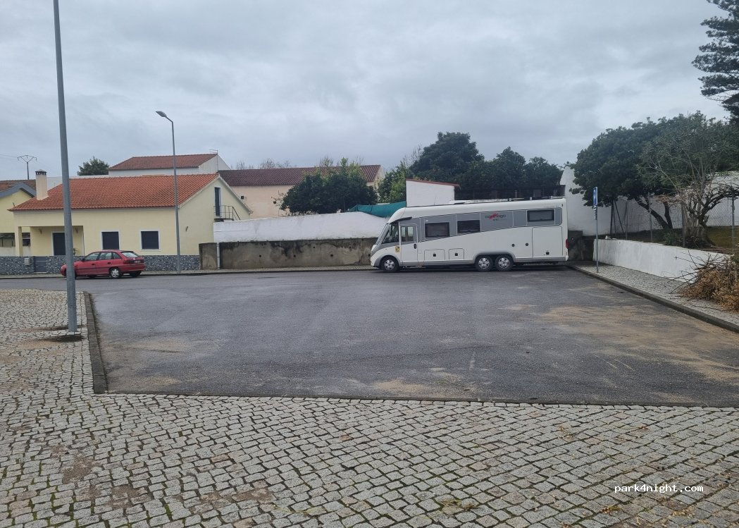 Avis, 33 Rua 1º de Maio thumbnail 4