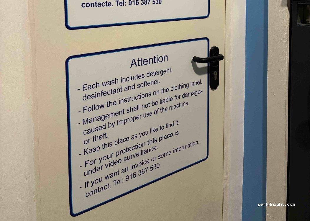 Atouguia da Baleia, 1 Rua Viola