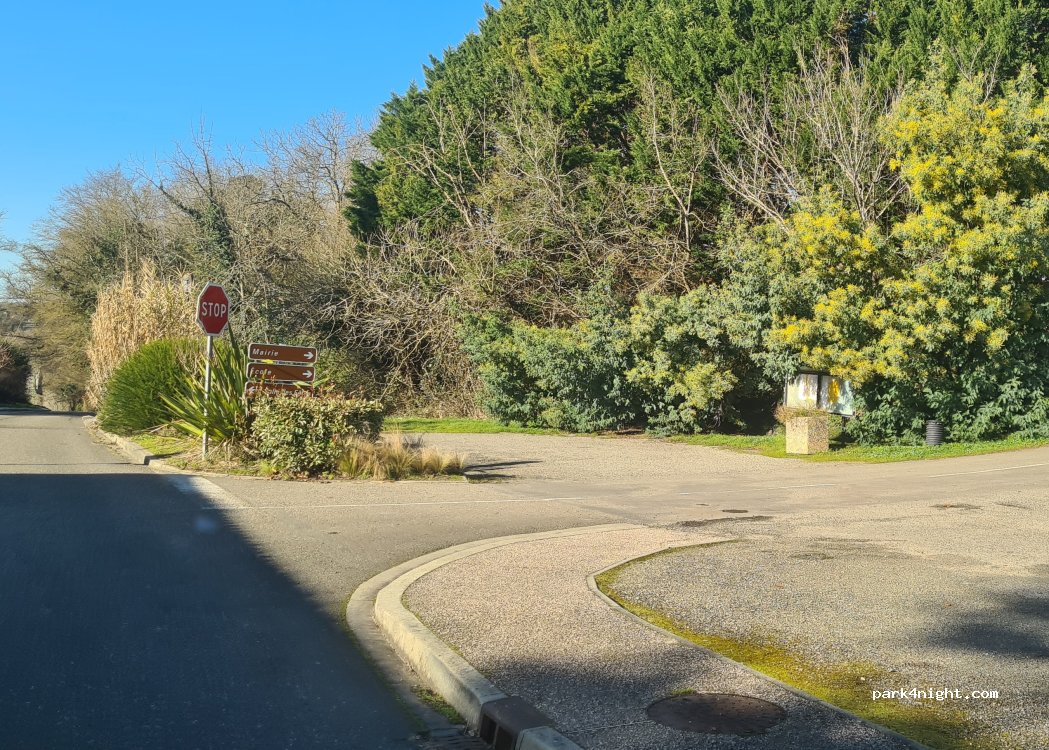 Magnan - 2 D6 photo 4