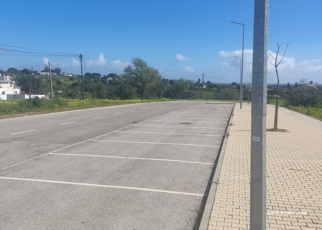 Moncarapacho, 8 Rua Cimeira - photo 1