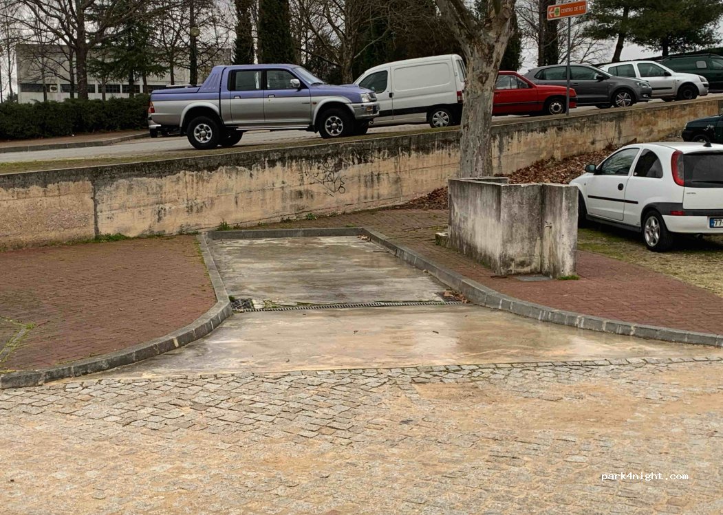 Sabugal, 1-3 Bairro do Outeiro thumbnail 5