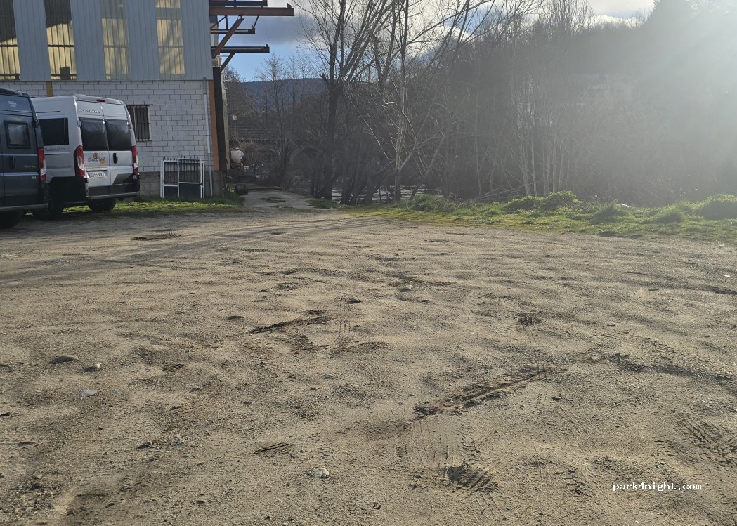 El Puente, 129 Calle Plaza thumbnail 2