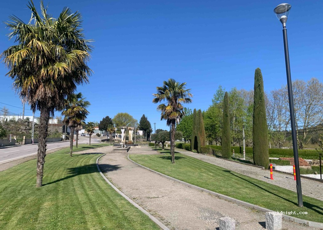 Sernancelhe, 130 Avenida Tílias thumbnail 2