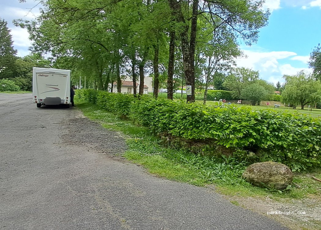 Chalais, Charente - Prés de Lamballerie - Photo 2