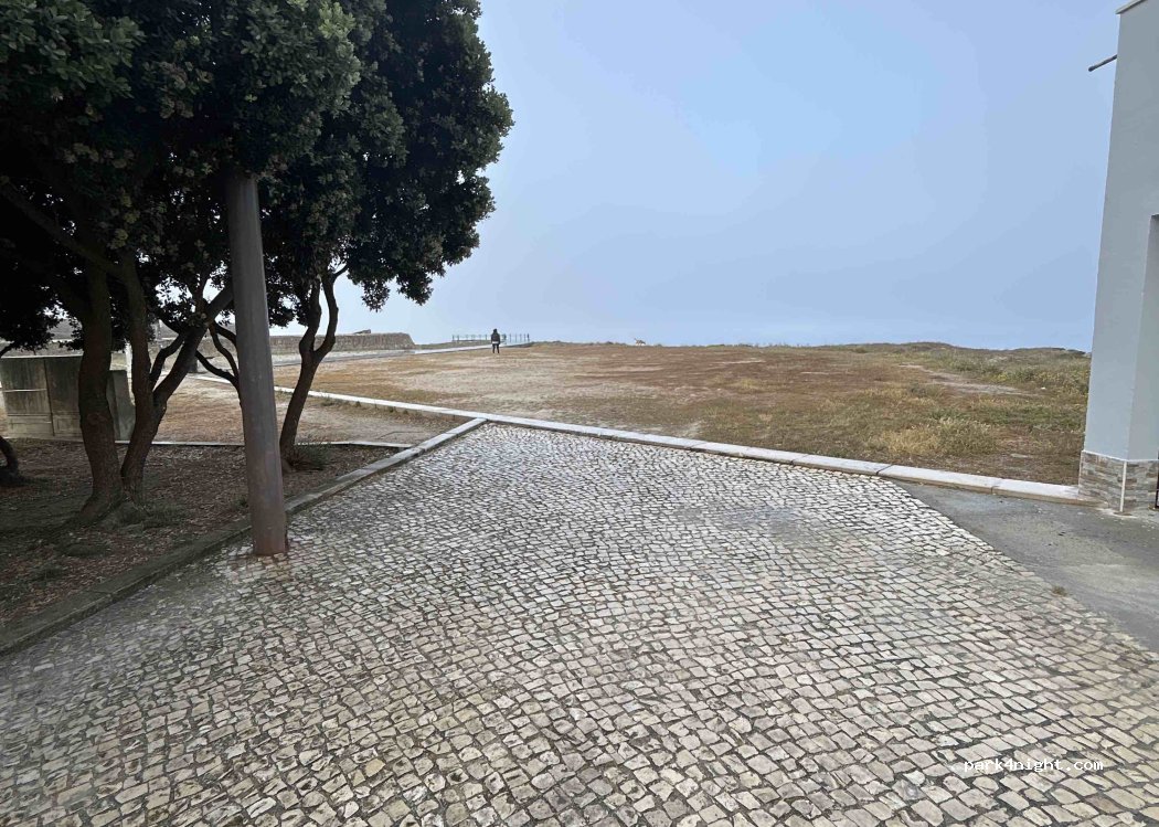 Peniche, 35 Campo da República thumbnail 3